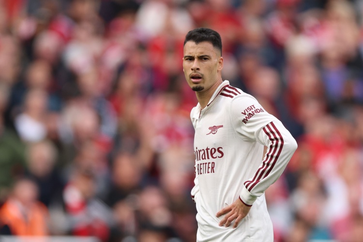 罗马诺:拜仁3500万欧报价马丁内利,阿森纳认为球员价值远高于此