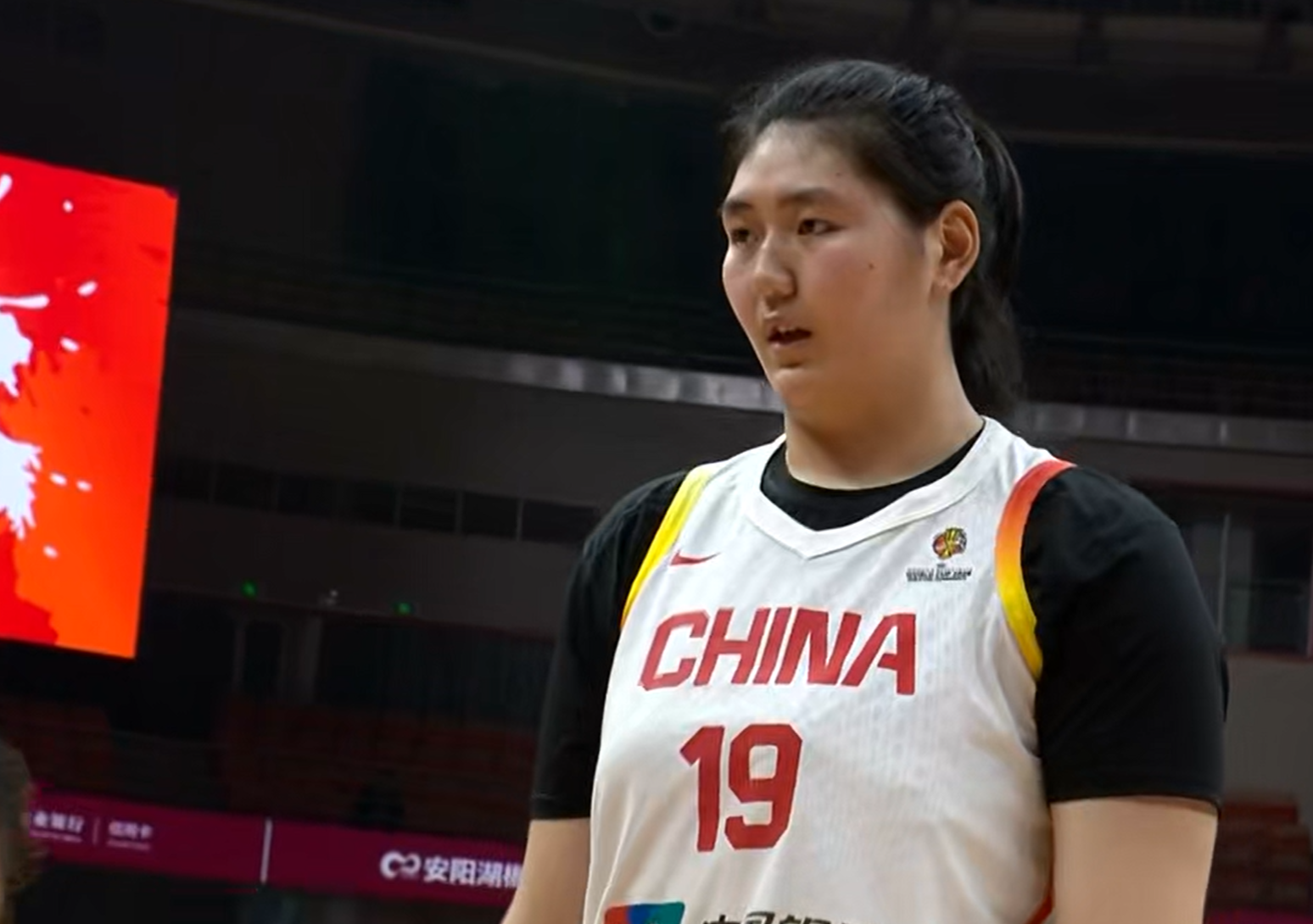 优直播-给力！张子宇打出国际巨星水平，李月汝遇到了大麻烦